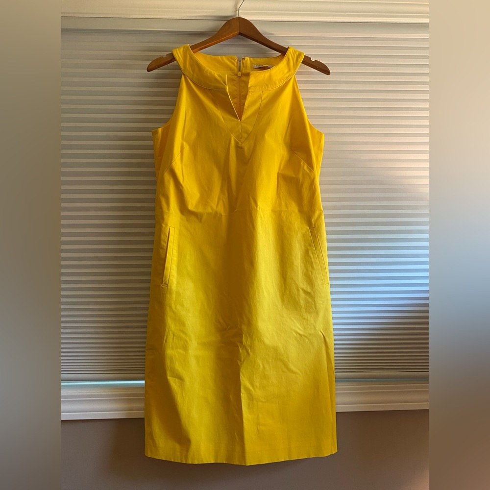 Banana Republic keyhole dress